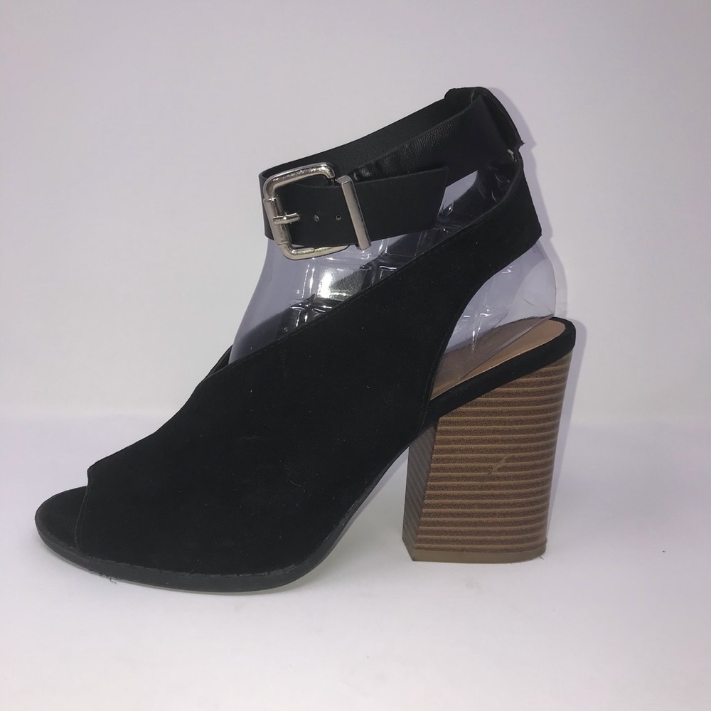 Qupid Black Ankle Strap Heeled Sandals Size: 7.5